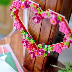 LEGO Cuore Ornamento Giocattolo - Kit di Arti e Mestieri - Modello Artistico da Esposizione con Fiori, Foglie e Cuoricini - Regalo di Compleanno per Bambine e Bambini da 9 Anni in su - 40638 immagine 5