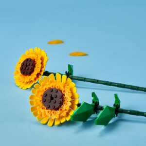 LEGO Botanicals Girasoli - Set di Fiori Finti per Bambine e Bambini 8+ Anni - Bouquet da Esporre Come Decorazione di Casa o della Camera da Letto - Regalo per Ragazza, Ragazzo, Donna o Uomo - 40524 immagine 4