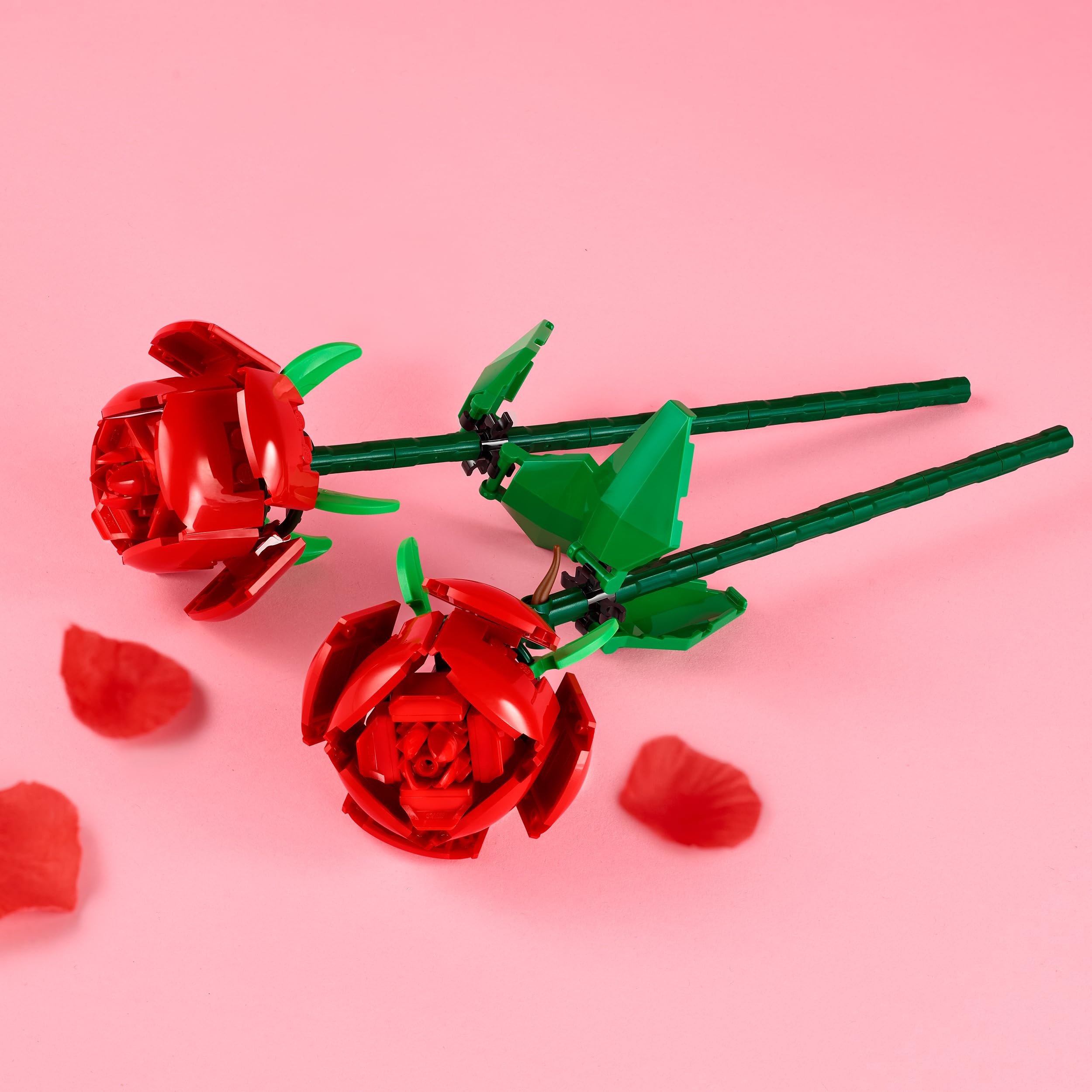 LEGO Botanicals Rose - Set da Costruire di Fiori Finti - Decorazione Floreale da Casa o da Scrivania - Gioco della Natura per Bambine, Bambini e Adolescenti da 8 Anni - Regalo di Compleanno - 40460 immagine 4